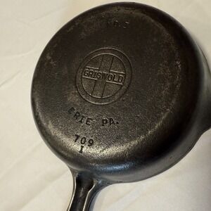 Vintage Griswold No 3 (709I) Cast Iron Skillet Late Handle